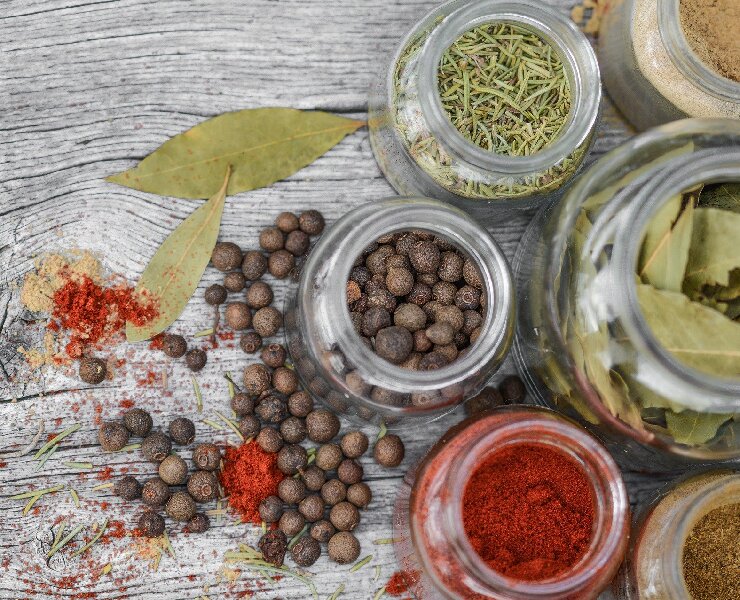 苯甲酸與精油複合物對家禽性能表現的助益